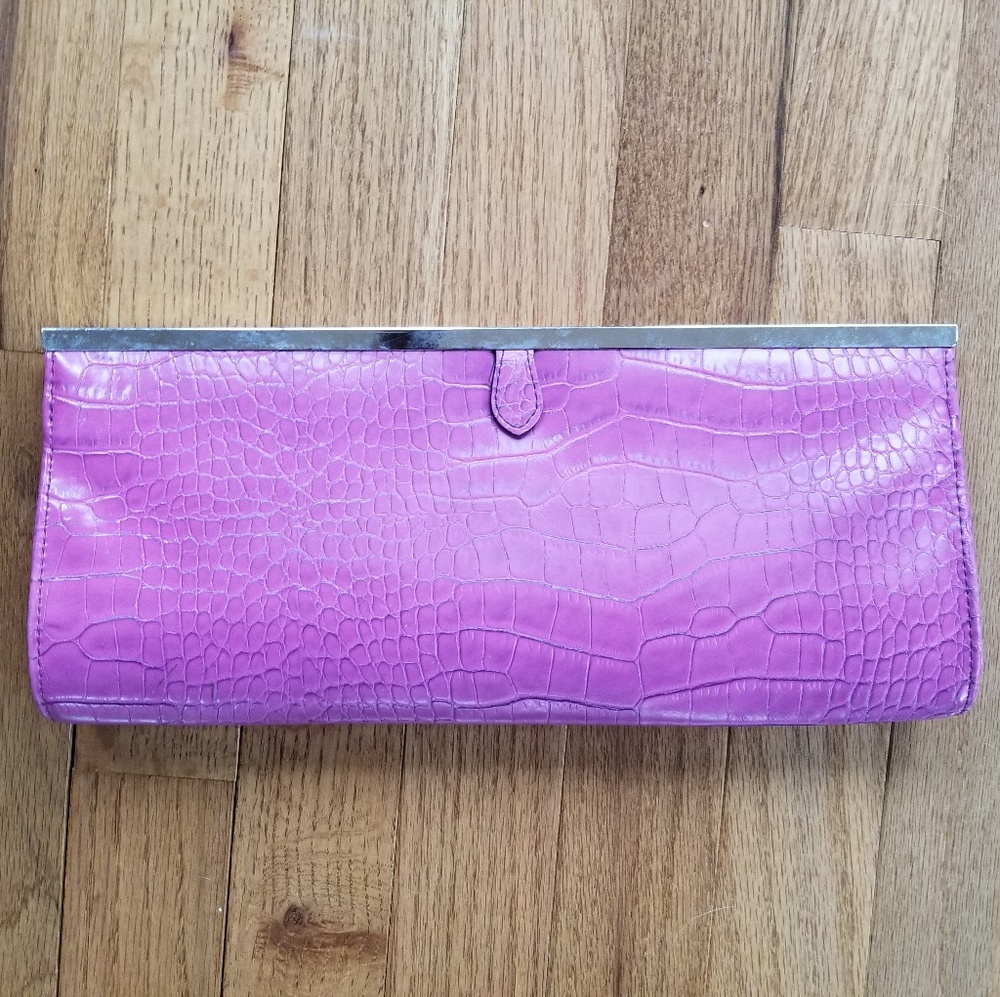 🌍 5/$25 SALE! Chinese Laundry Clutch